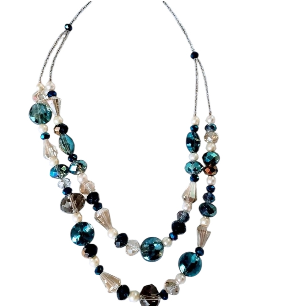 Handmade necklaces the material is glass